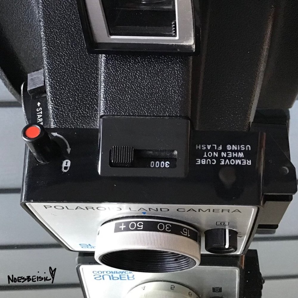 Vintage 70s Polaroid Land Camera - Picture 5 of 9